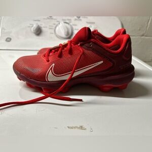 Boys Baseball Cleats Size 4